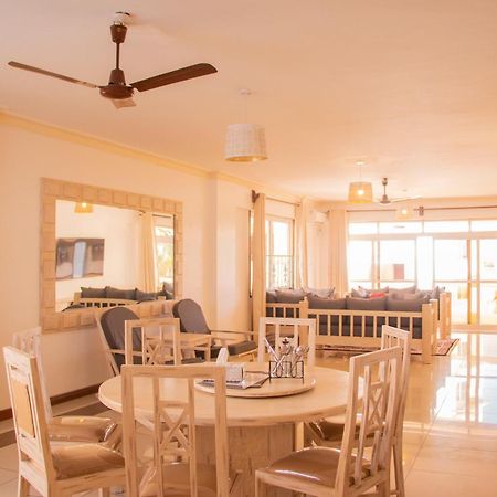 Jumeirah Beachfront Mombasa Esterno foto