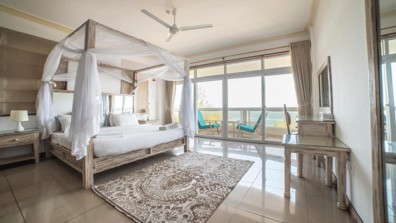 Jumeirah Beachfront Mombasa Esterno foto